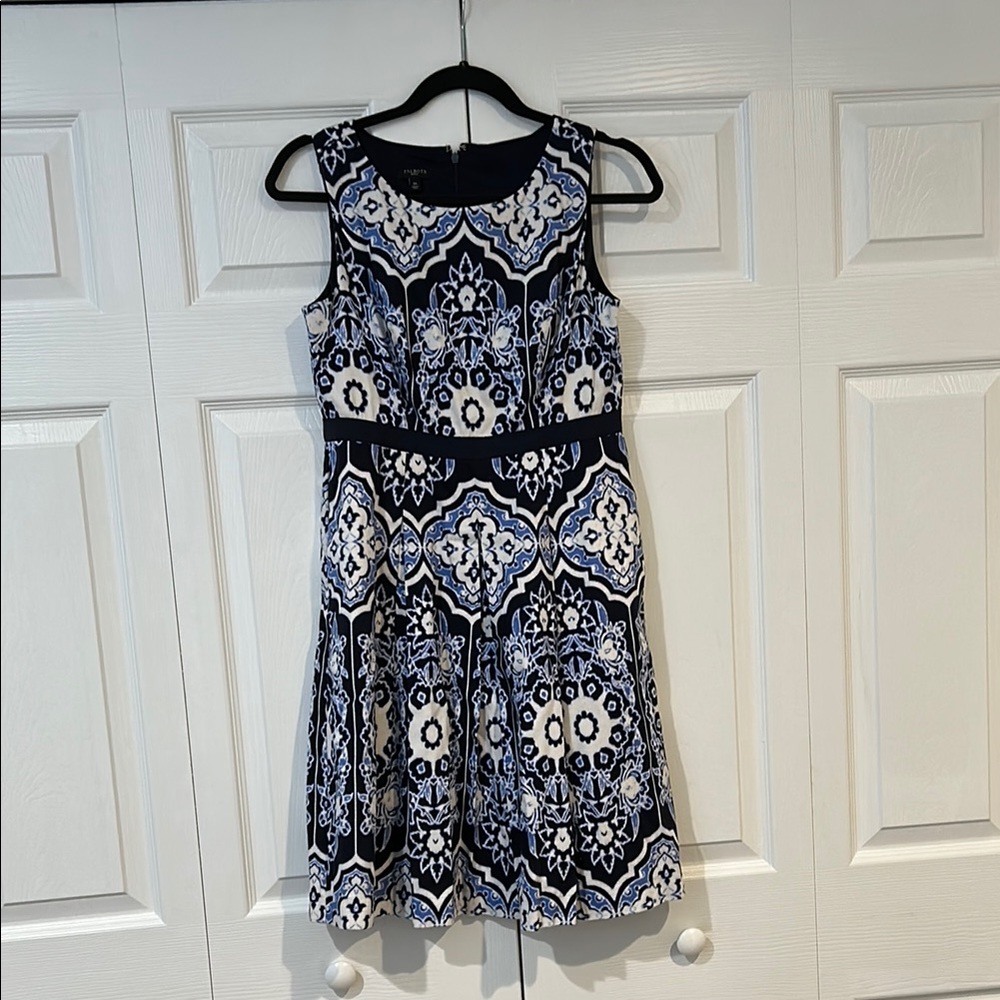 Talbots Blue and White Patterned Sleeveless Dress